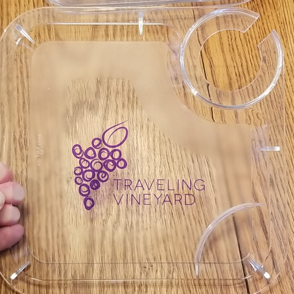 4 Wine holder plates - Traveling Vineyard